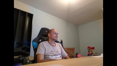 Snapshot of stickolive1 chatting on September 13, 9:05 pm stickolive1 online show from September 13, 9:05 pm