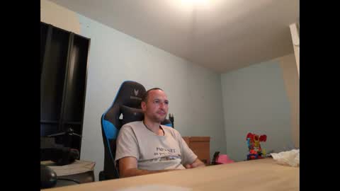 Snapshot of stickolive1 chatting on September 15, 10:00 pm stickolive1 online show from September 15, 10:00 pm