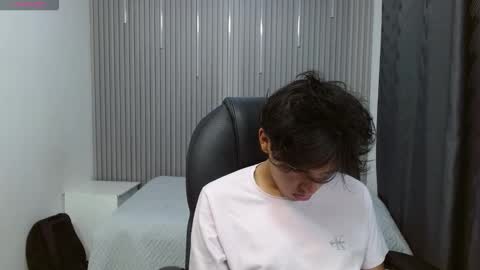 Stiwen online show from March 4, 1:07 pm