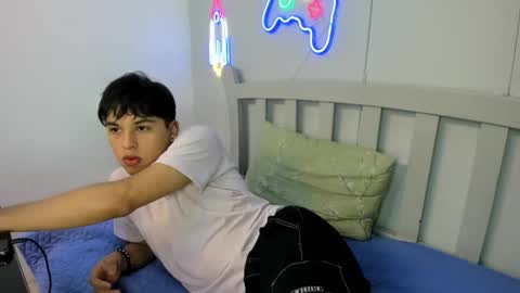 Stiwen online show from November 22, 4:28 pm