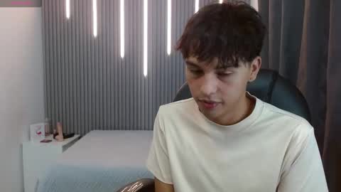 Stiwen online show from March 9, 2:11 pm