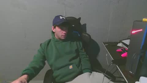 Snapshot of stonedpanda77 chatting on January 25, 5:40 am stonedpanda77 online show from January 25, 5:40 am