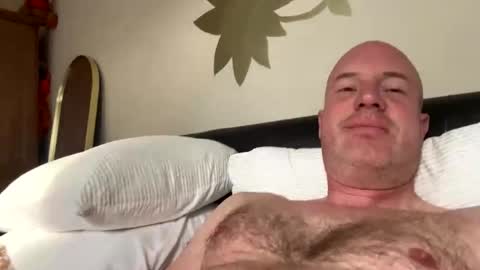 Stoodley22 online show from March 15, 8:44 am