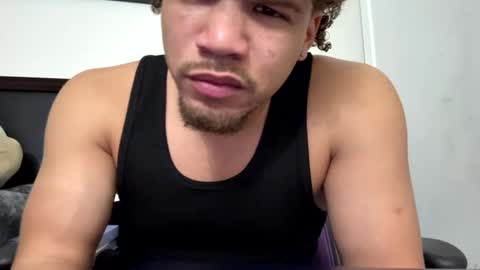 Snapshot of str8dj chatting on December 31, 4:06 am Dj online show from December 31, 4:06 am