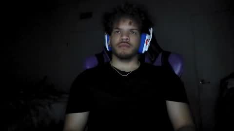 Snapshot of str8dj chatting on October 8, 6:29 am Dj online show from October 8, 6:29 am