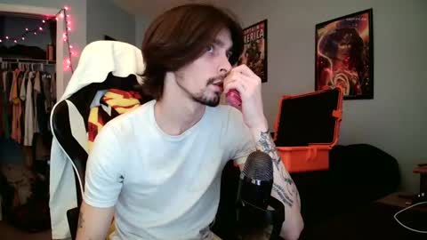 str8whiteboy21 online show from December 17, 5:18 am