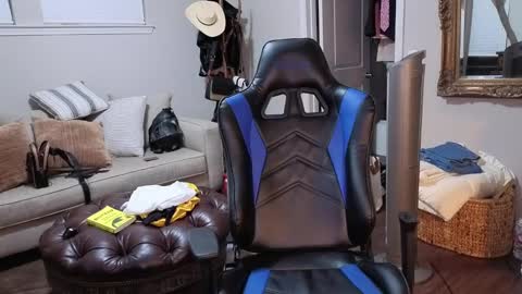 str8whiteboy21 online show from September 18, 5:20 am