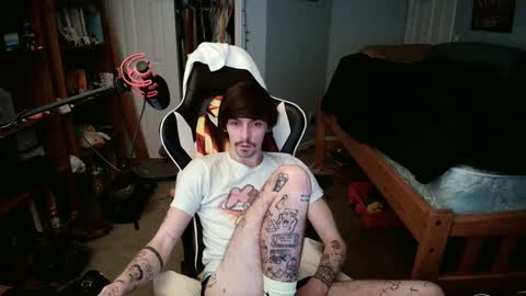 str8whiteboy21 online show from February 19, 6:44 am