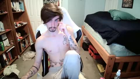 str8whiteboy21 online show from March 3, 9:01 pm