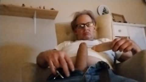 straddlemy1111 online show from November 19, 7:41 am