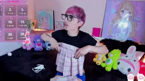 strawberry_kitty_ online show from November 28, 4:15 am