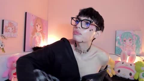 strawberry_kitty_ online show from February 9, 4:50 am