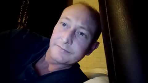 stu_art83 online show from May 9, 12:33 am