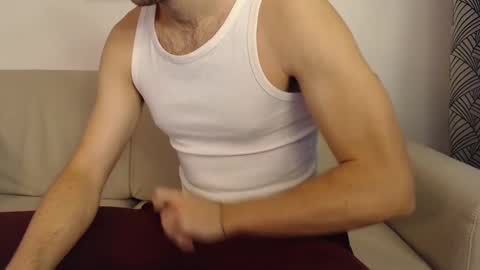 Snapshot of studfromparis chatting on January 15, 11:21 am Stud From Paris online show from January 15, 11:21 am