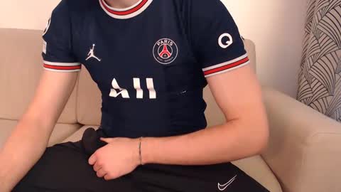 Snapshot of studfromparis chatting on March 5, 2:23 pm Stud From Paris online show from March 5, 2:23 pm