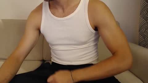 Snapshot of studfromparis chatting on September 10, 9:35 pm Stud From Paris online show from September 10, 9:35 pm