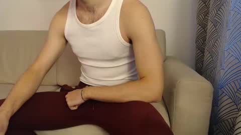 Snapshot of studfromparis chatting on January 13, 1:17 pm Stud From Paris online show from January 13, 1:17 pm