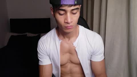 stylish man online show from April 23, 12:10 pm