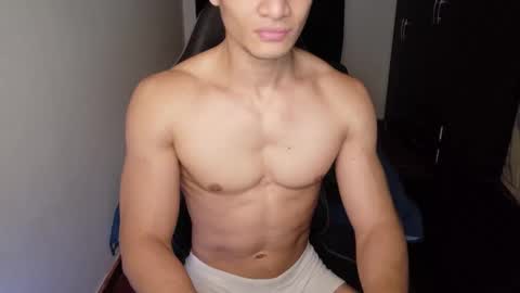 stylish man online show from November 20, 1:32 pm