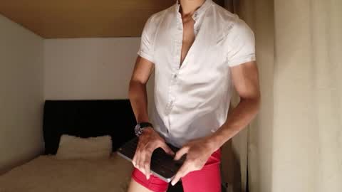 stylish man online show from April 2, 12:24 pm