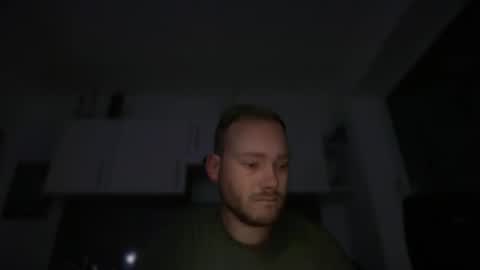 Snapshot of sub_austr chatting on October 28, 9:39 pm sub_austr online show from October 28, 9:39 pm