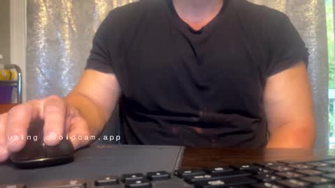 Snapshot of submusclecam2025 chatting on October 27, 6:43 pm submusclecam2025 online show from October 27, 6:43 pm