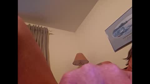 Snapshot of suntroll chatting on February 2, 5:37 pm Suntroll online show from February 2, 5:37 pm