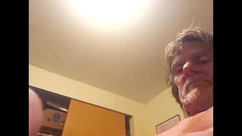 Snapshot of suntroll chatting on January 29, 1:05 am Suntroll online show from January 29, 1:05 am