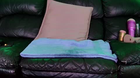 Thomas online show from December 30, 9:29 pm