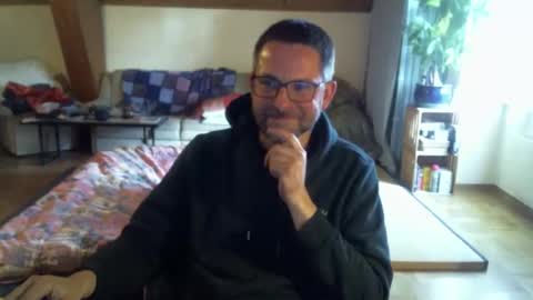 supersquirrel81 online show from April 1, 4:04 pm