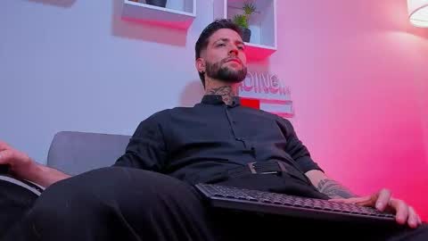 supreme_alpha_ online show from November 17, 6:05 am