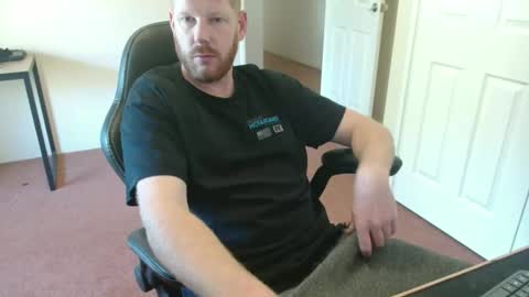 surge_0 online show from October 18, 11:42 pm