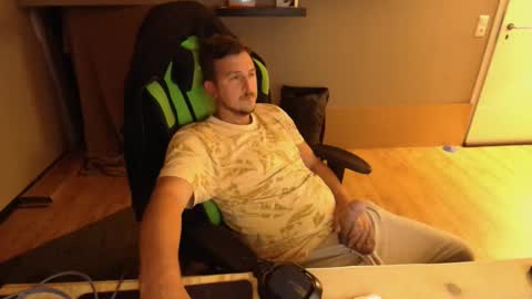 swaicy1990 online show from October 4, 8:13 pm