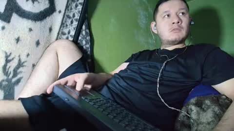 Snapshot of sweet_guy36 chatting on October 23, 2:59 am sweet_guy36 online show from October 23, 2:59 am