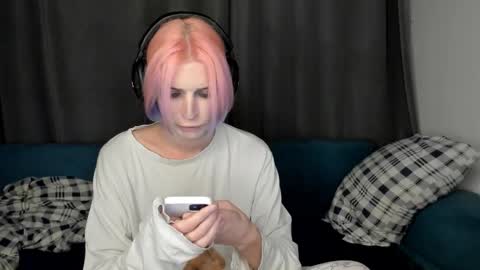 kira online show from September 27, 9:01 pm