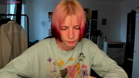 kira online show from April 6, 11:22 am