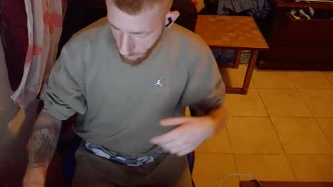 Snapshot of sweet_red_ita chatting on October 31, 11:57 am Sweet Red Ita online show from October 31, 11:57 am