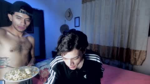 Snapshot of sweet_tippot chatting on February 7, 3:13 am Tippot and Germaine online show from February 7, 3:13 am