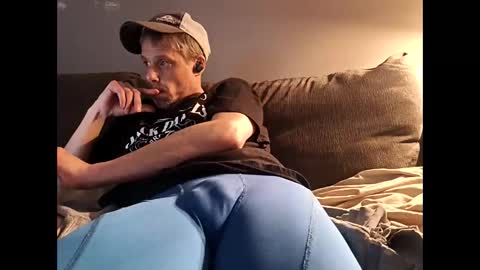 swontguy2025 online show from February 25, 6:58 am