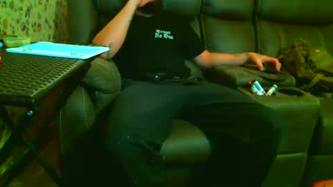 Snapshot of sydetrak4469 chatting on March 4, 10:02 am Syde online show from March 4, 10:02 am