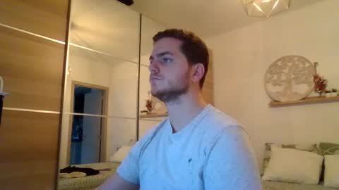 syl092 online show from December 9, 8:11 am