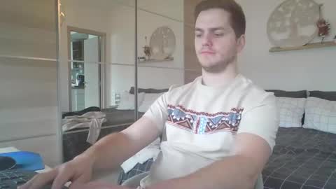 syl092 online show from February 5, 10:08 am