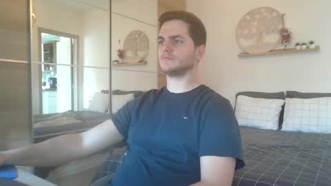 syl092 online show from February 3, 2:13 pm