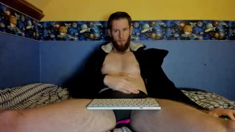 sylarfit9 online show from December 17, 7:59 pm