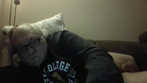 Snapshot of synek65 chatting on December 23, 5:17 am synek65 online show from December 23, 5:17 am