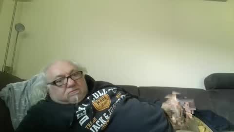 Snapshot of synek65 chatting on January 3, 10:09 am synek65 online show from January 3, 10:09 am