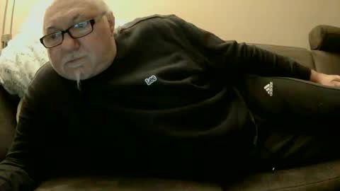 Snapshot of synek65 chatting on January 10, 7:54 pm synek65 online show from January 10, 7:54 pm