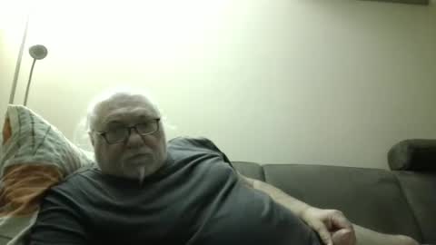 Snapshot of synek65 chatting on February 12, 5:47 am synek65 online show from February 12, 5:47 am