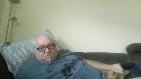 Snapshot of synek65 chatting on December 28, 9:52 am synek65 online show from December 28, 9:52 am