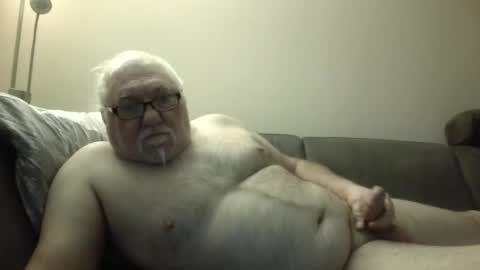 Snapshot of synek65 chatting on December 24, 3:47 pm synek65 online show from December 24, 3:47 pm